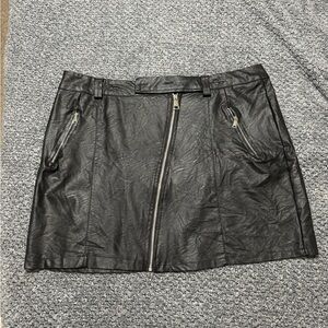 Faux leather mini skirt